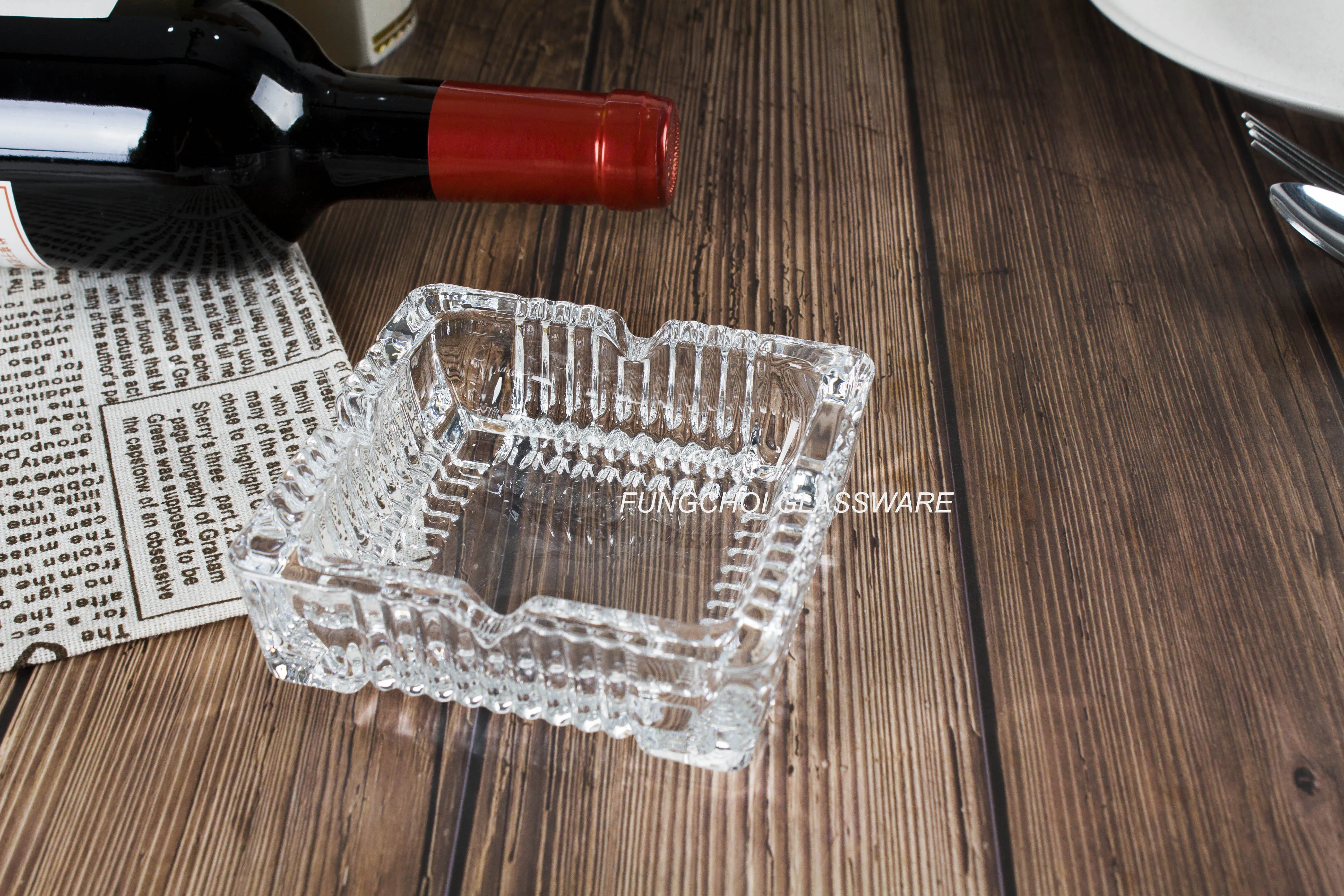 Unique heavy bottom OEM ODM office home bar glass ashtray cigar glass ash tray