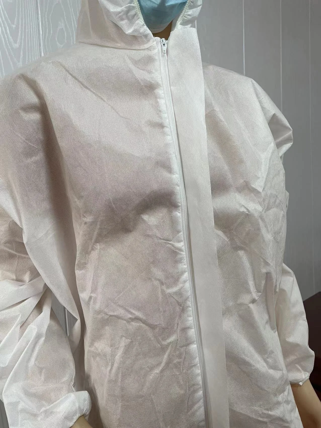 Disposable PP SMS Coverall with Hood without Shoe Cover 50g White Disposable Protective Coverall