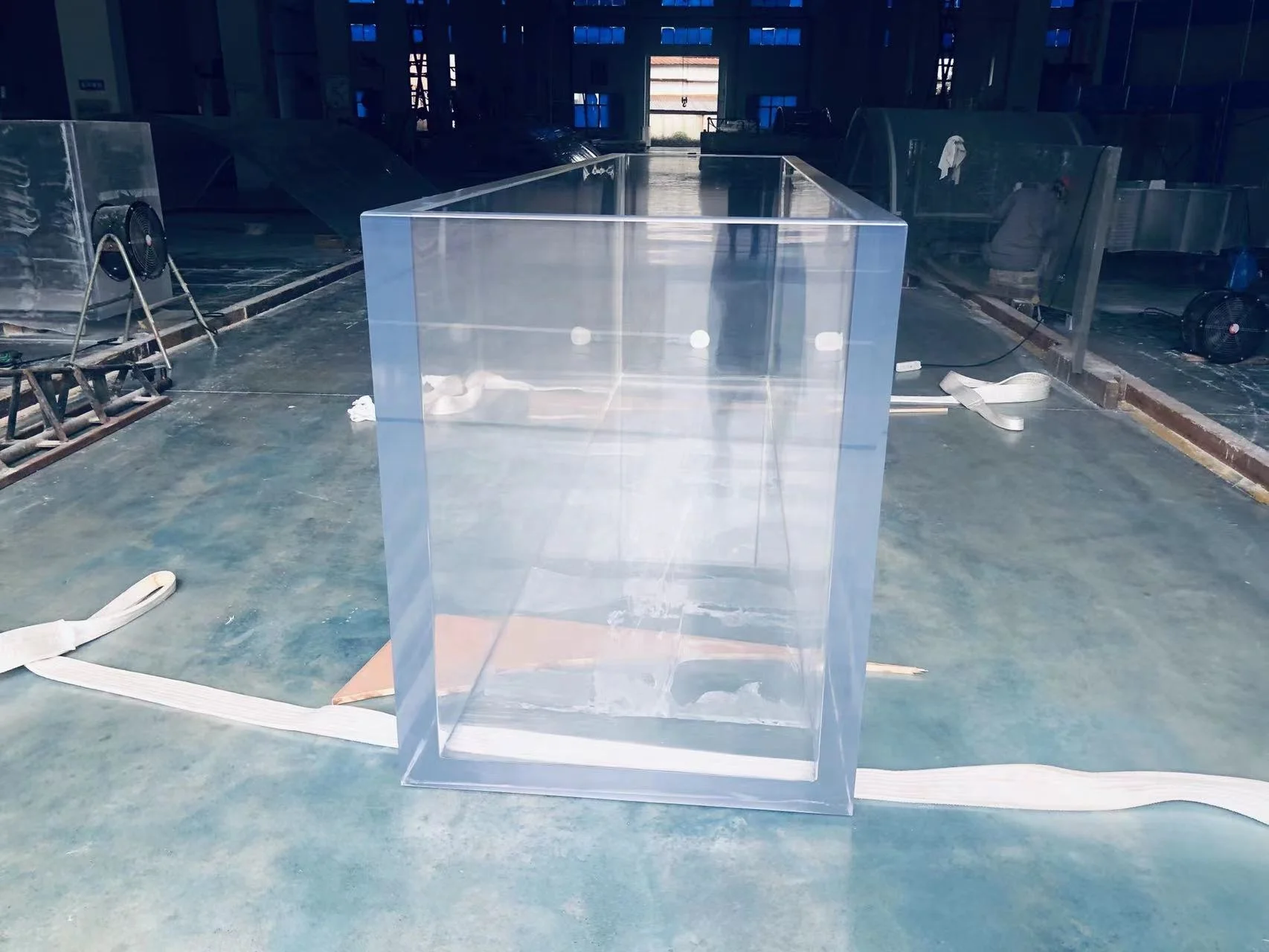 China factory  Lucite material acrylic glass aquarium project