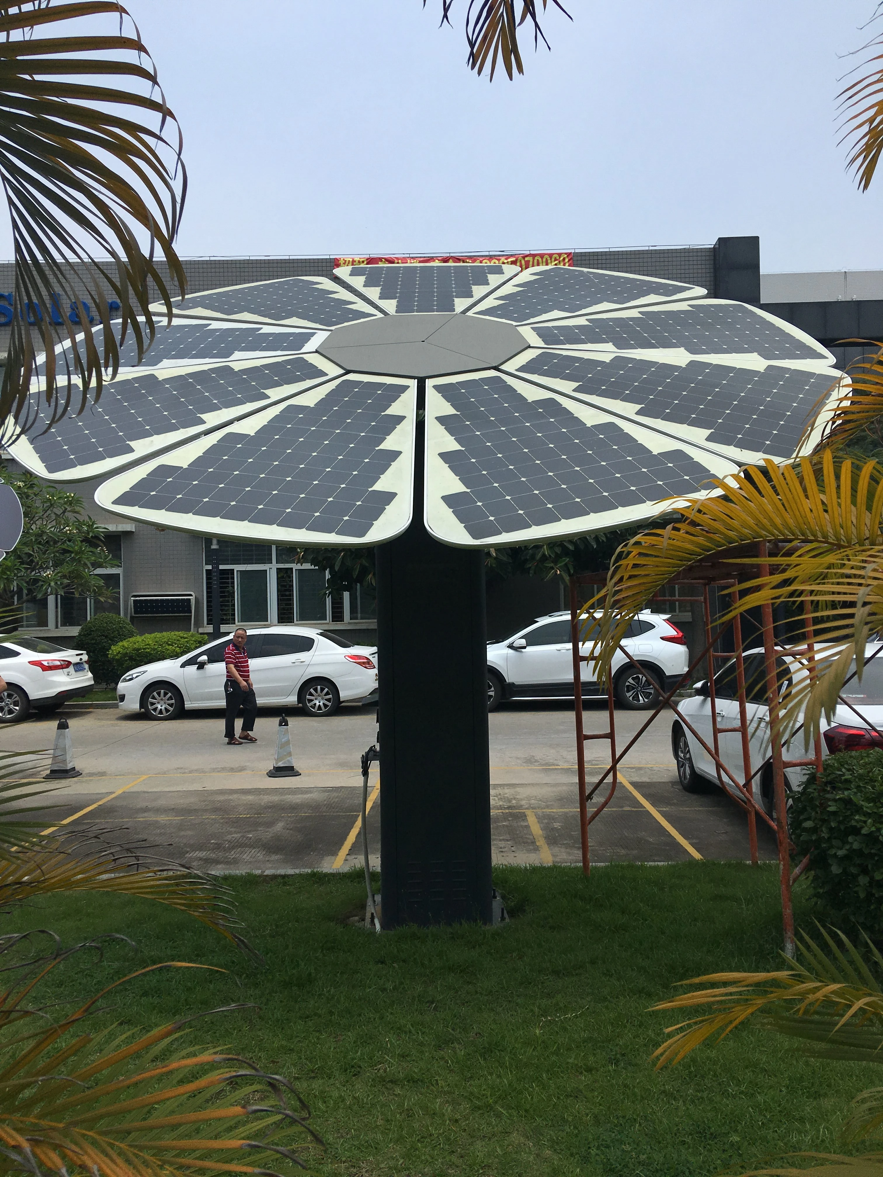 Solar Multi-function Charging Pole Tracking System AUTO 220V Lithium 2000W 8 Hours Empery Solar -20 to 50 Degree Normal EPR-2000