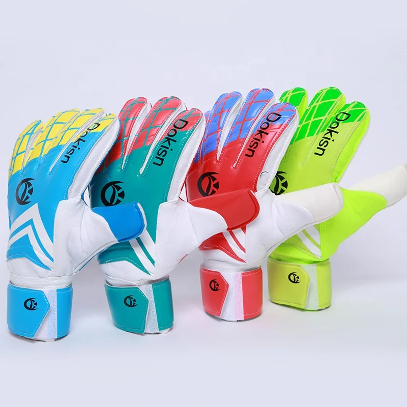 New Design Football Goalkeeper gloves with finger guard soccer gloves