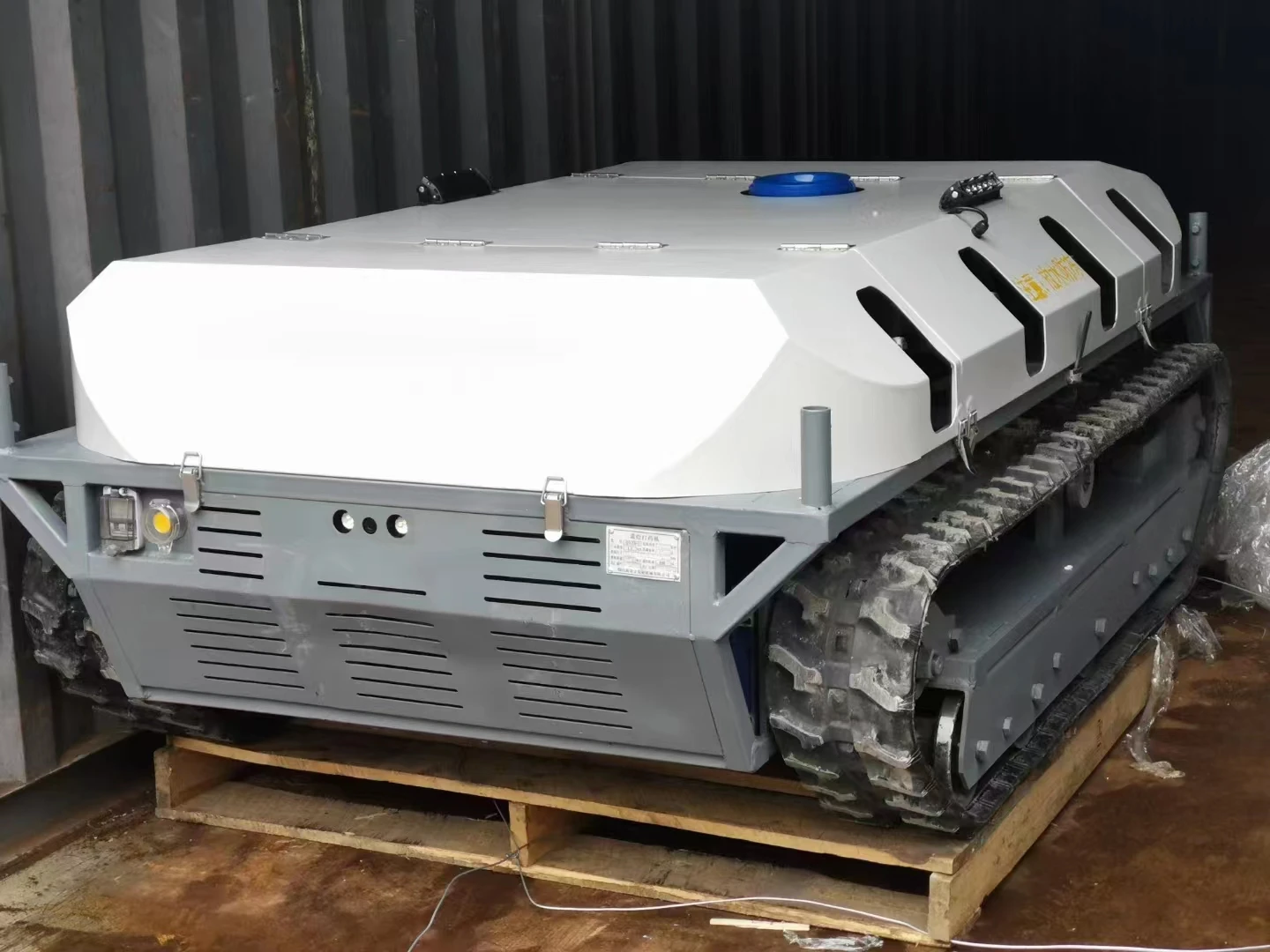 RC автоматический интеллектуальный гусеничный сельскохозяйственный садовый опрыскиватель для продажи