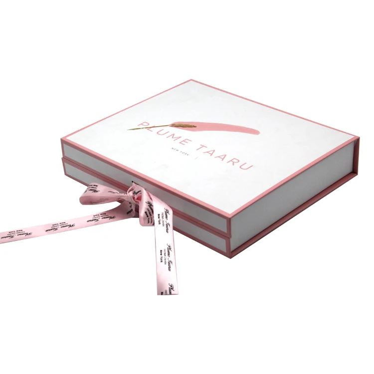 Белые картонные коробки с бантом магнитной застежкой и логотипом прозрачной крышкой