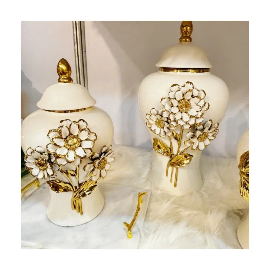 2023 New Creative Luxurious White Ceramic Ginger Jar with Bouquet Embossed Suitable for Home Hotel Wedding Decoration