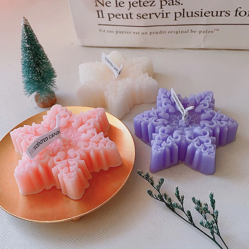 DGC Christmas Pink Candles Handmade Soy Wax Aromatherapy Home Fragrance Decor Novelty Snowflake Scented Candle