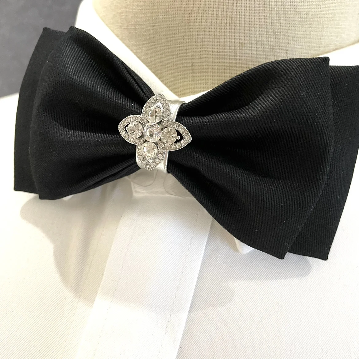 Brand new men wedding bowties solid color polyester bow ties satin double layer Cravats with rhinestone for wholesale