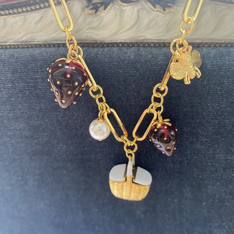 Fashion Top Quality Real Gold Plating Strawberry Bee Charms Chain Bracelets for Women