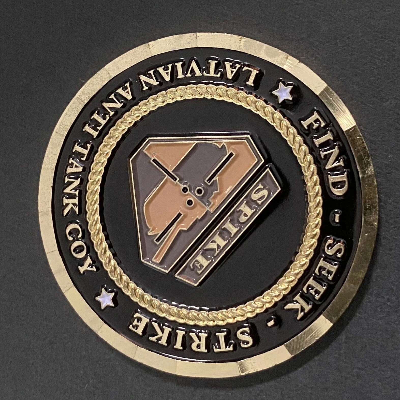 Custom Gold Black Red Soft Enamel Find Seek Strike Latvian Anti Tank Coy Challenge Coin