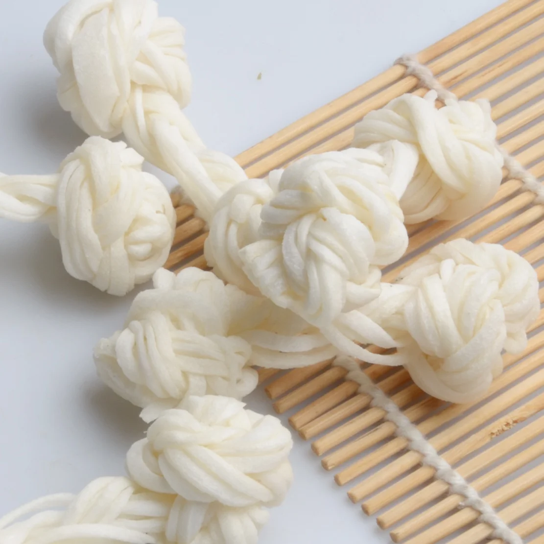 Собственный бренд натуральные лакомства для собак жевательные здоровые зубы легко усваиваемые игрушки из белой воловьей кожи сухожилия кости