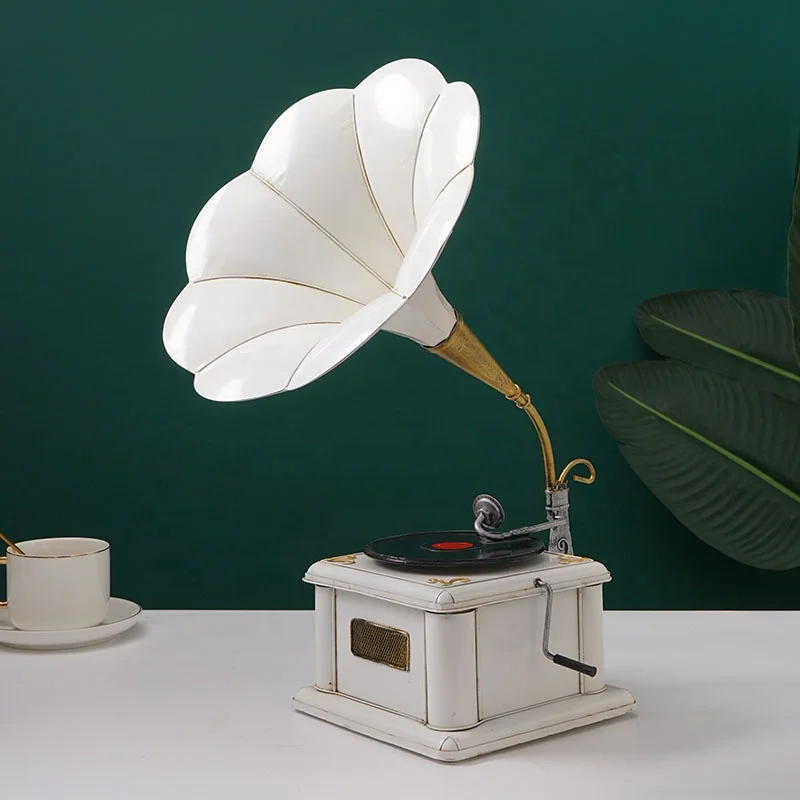 CY046 Classic Design Gramophone Hot Selling Music Box Big Size Iron Retro Phonograph Model For Coffee Shop Decoration