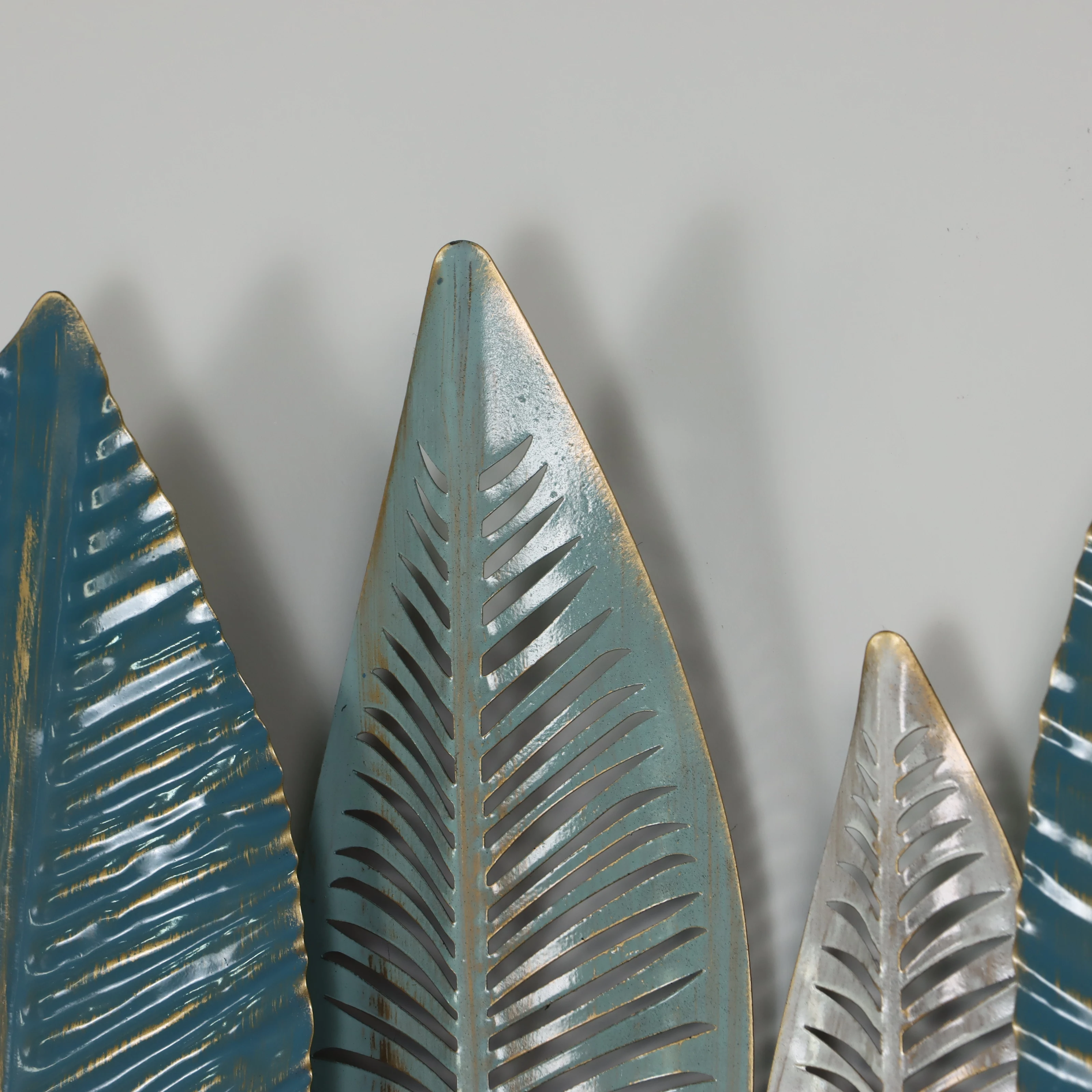 Hot Style Metal Art Sculpture Wall Decor Living Room Show Pieces For Decoration Home Decors