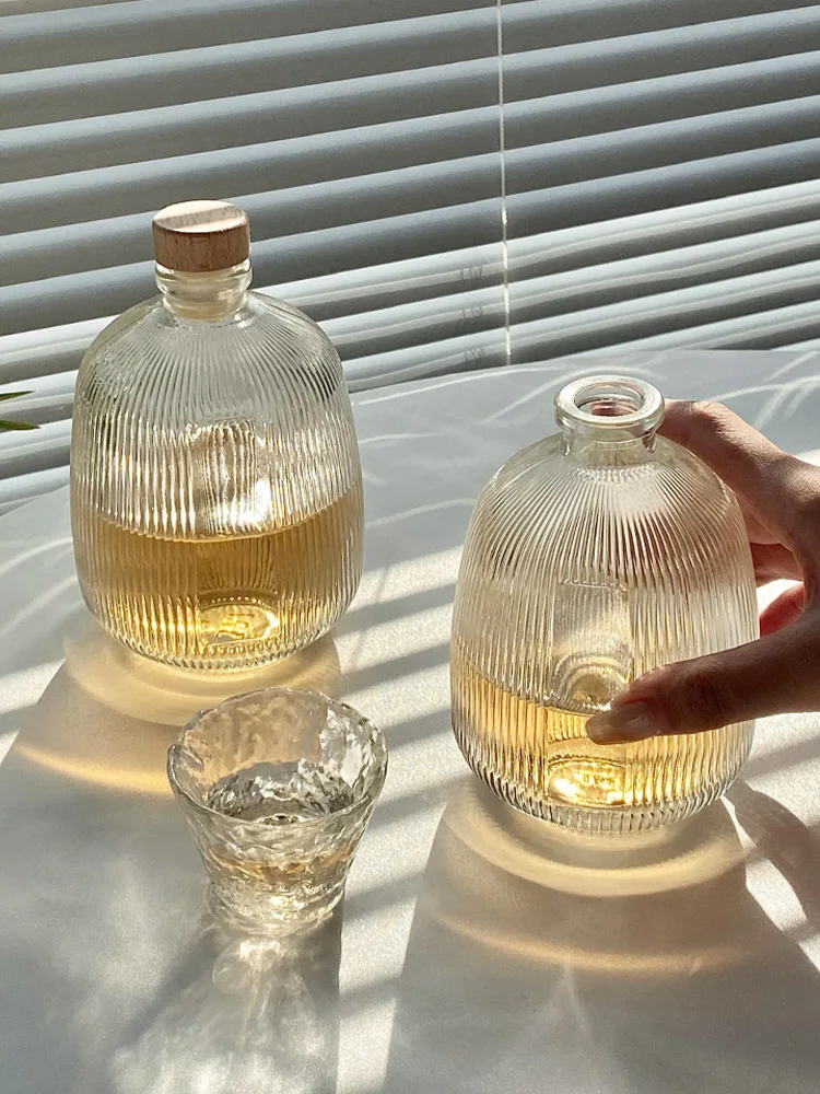 2024 New Hot Selling Prices frosted glass drink soju bottle mini glass bottles with cork