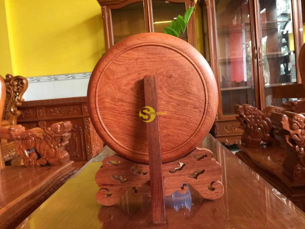 
Decorative plate with feng shui carvings cheap 