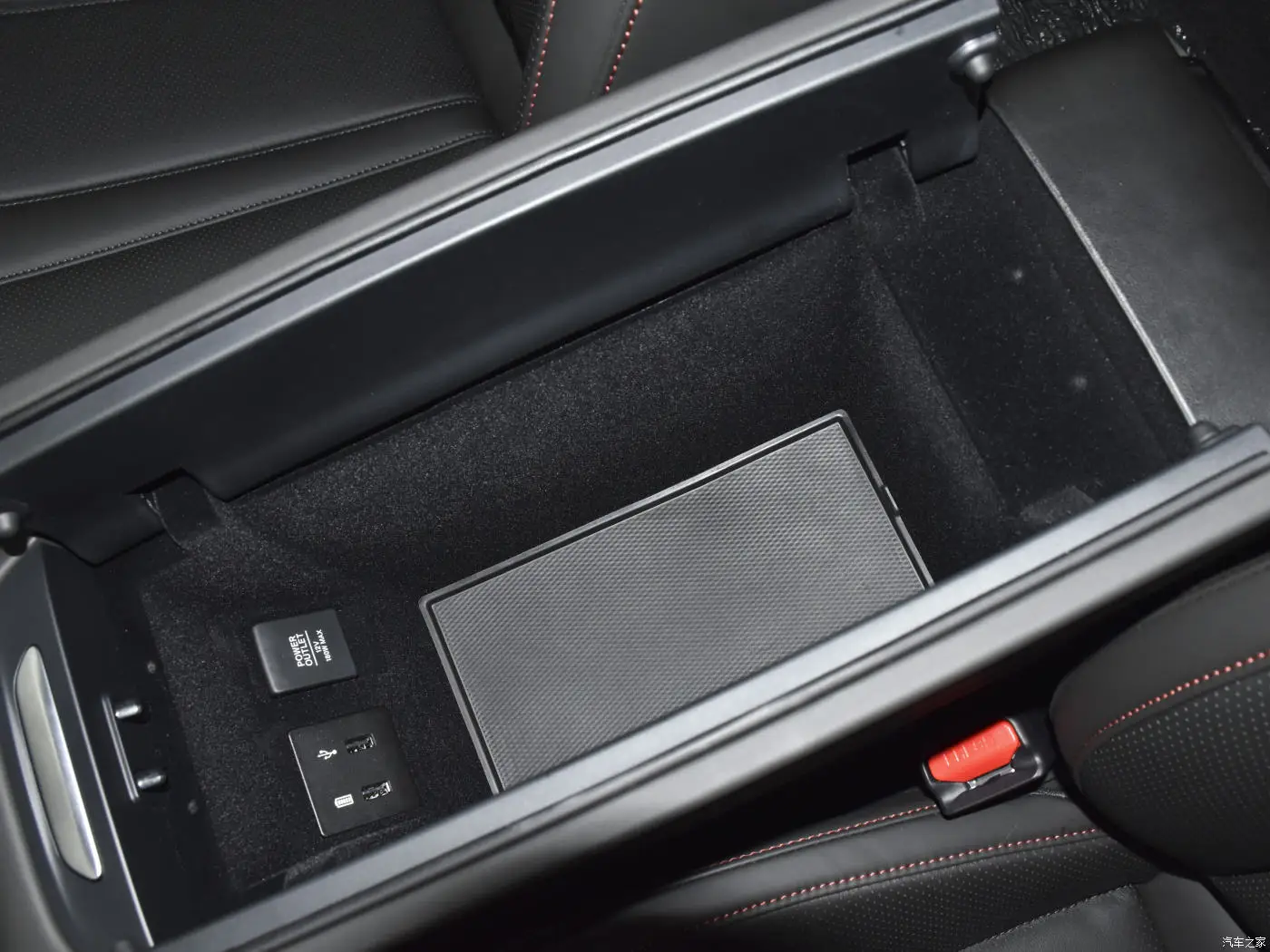 Factory Direct Sales Xiaopeng P7 High-speed Electric Car, High-speed Electric Coupe, 4-door 5-seater Long-range Electric