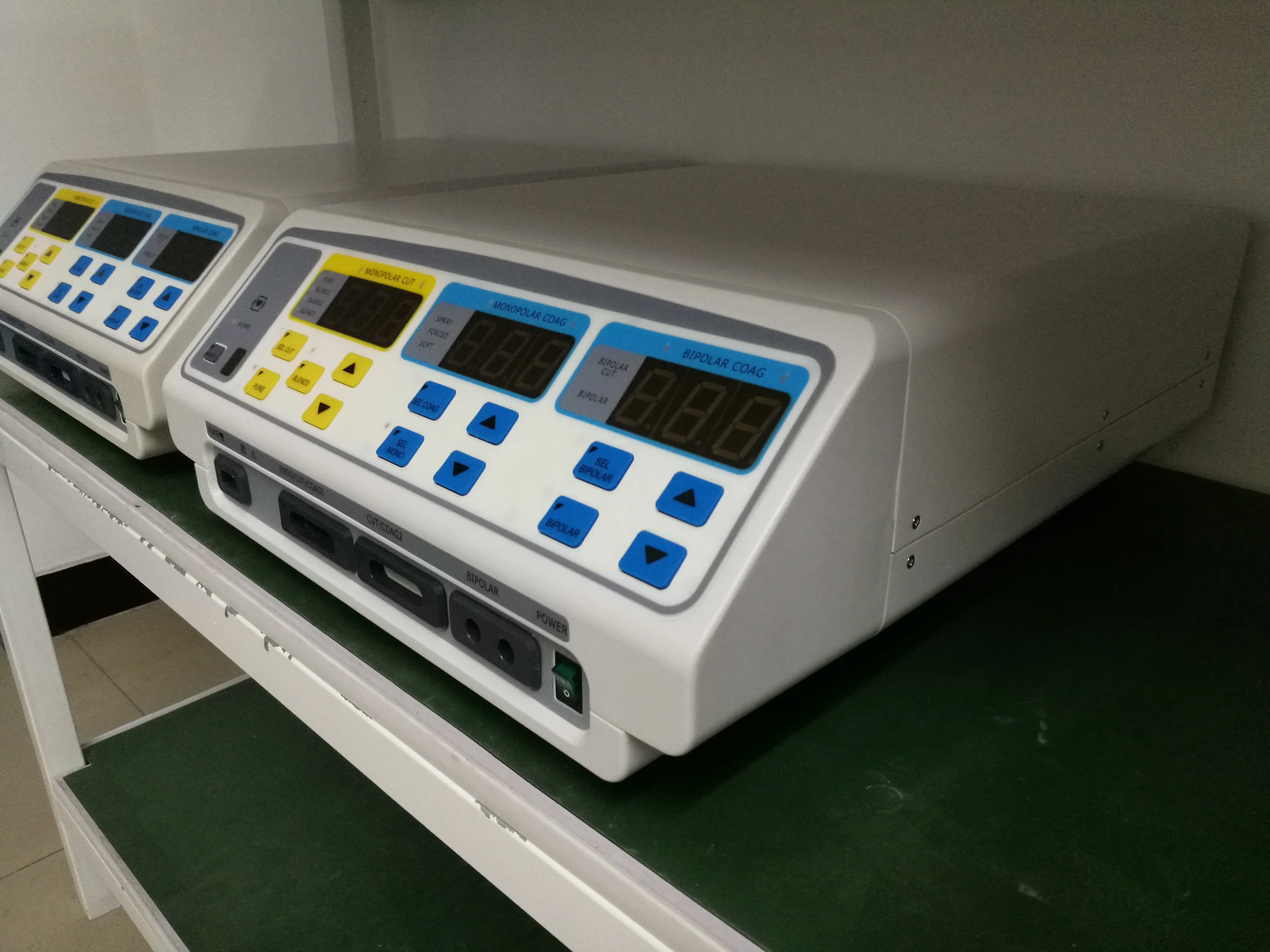 Portable Surgical  Diathermy Machine, High Frequency  Electrosurgical Cautery Unit
