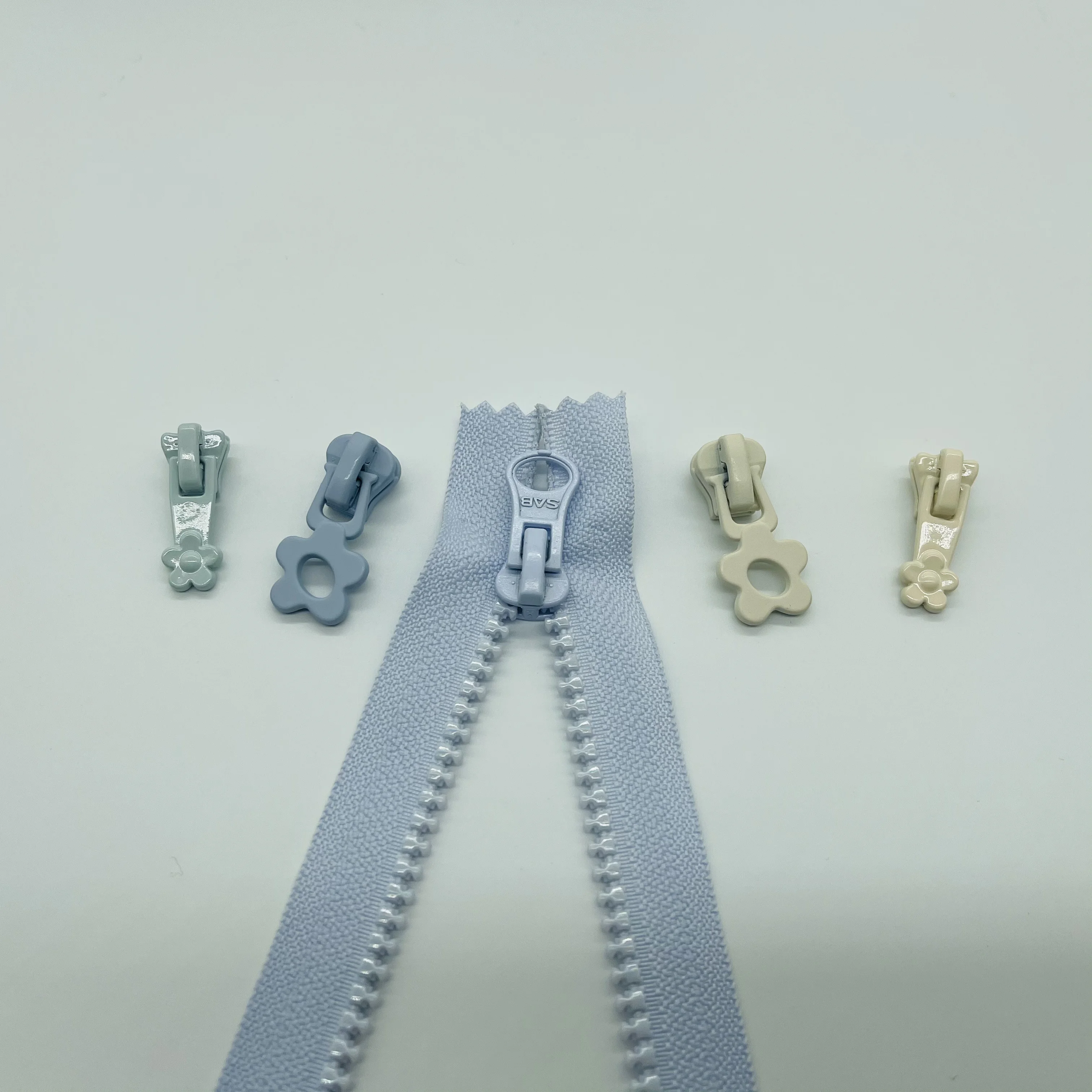 Белая молния Vislon разных цветов для школьников с красочным