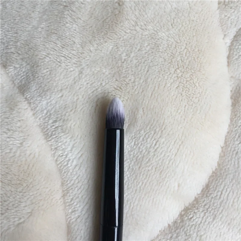 Double-Ended Eyeshadow Contour Makeup Brush BLACK Shade & Light Eye Smudge Smokey Liner Blending Beauty Cosmetic Tool