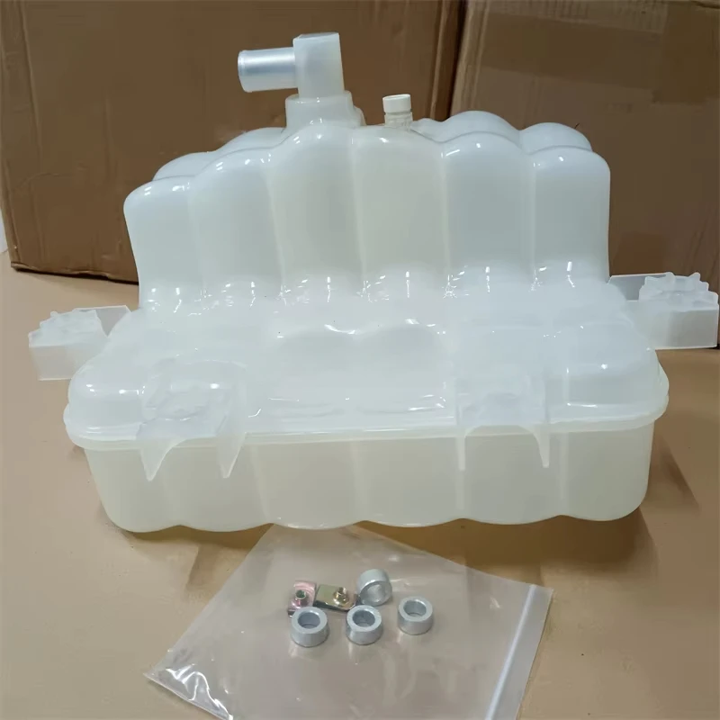369-2207 Water Tank 8.96 Liter Coolant Tank 3692207 For 320E 324E 329E Excavator Tank CA3692207 High Quality Parts