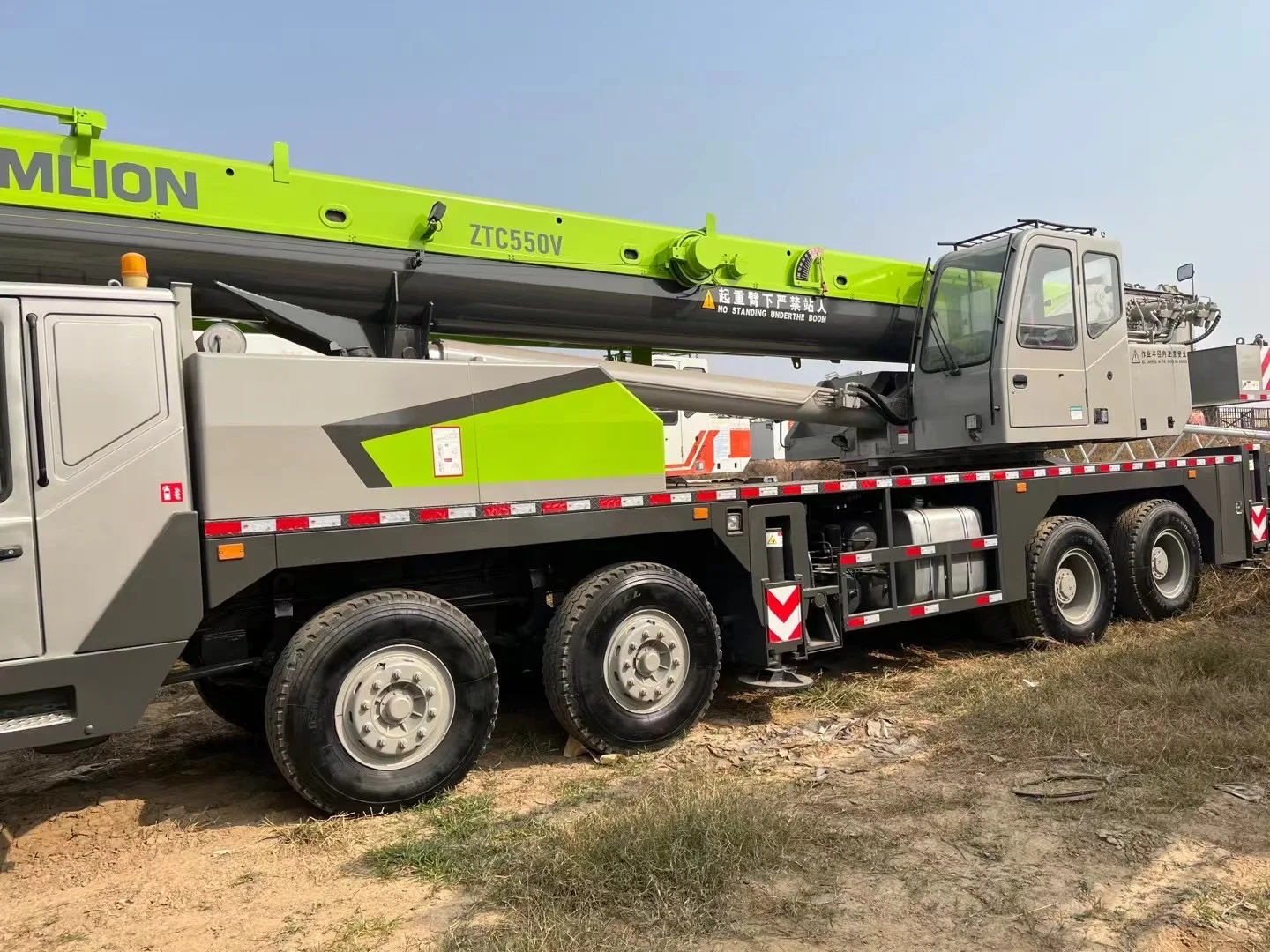 100 Ton Mobile Car Crane Zoomlion Ztc1000V663-1 Construction Machine Mobile Car Crane