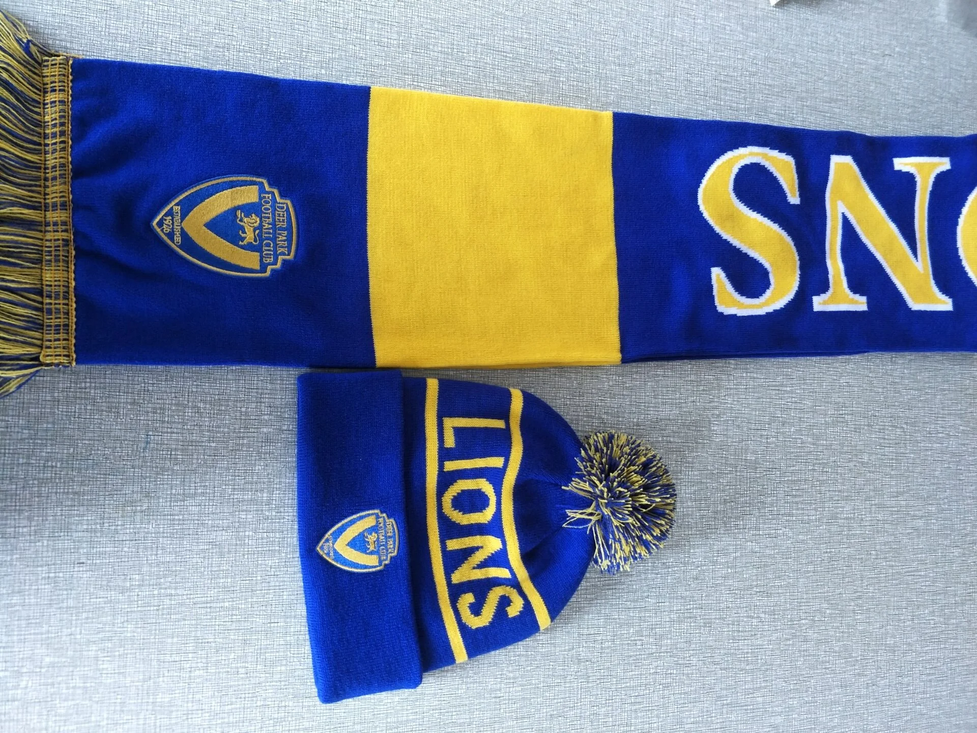 
Promotion Acrylic Scarf Fans Soccer Knitted Sport Football Scarf and Hats Set 