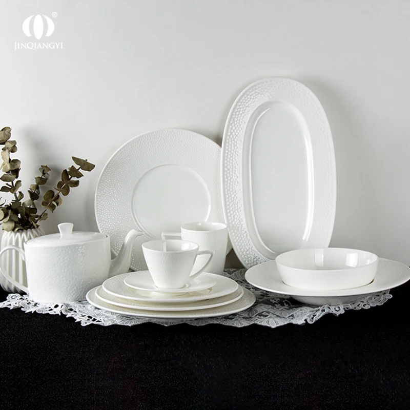 JQY Brand Dinnerware Manufacturer Hammered Pattern Ceramic White Dining Plates and Bowls with Cup Set Tableware Wholesale