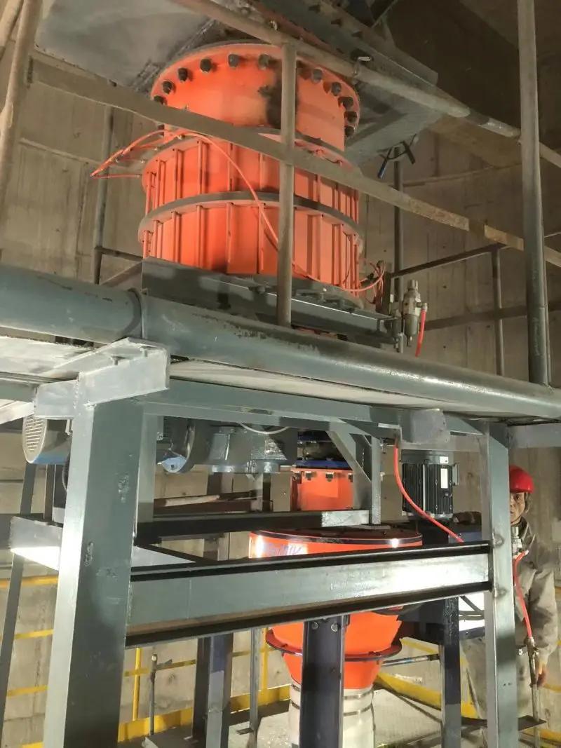 Mineral powder weighing feeding system