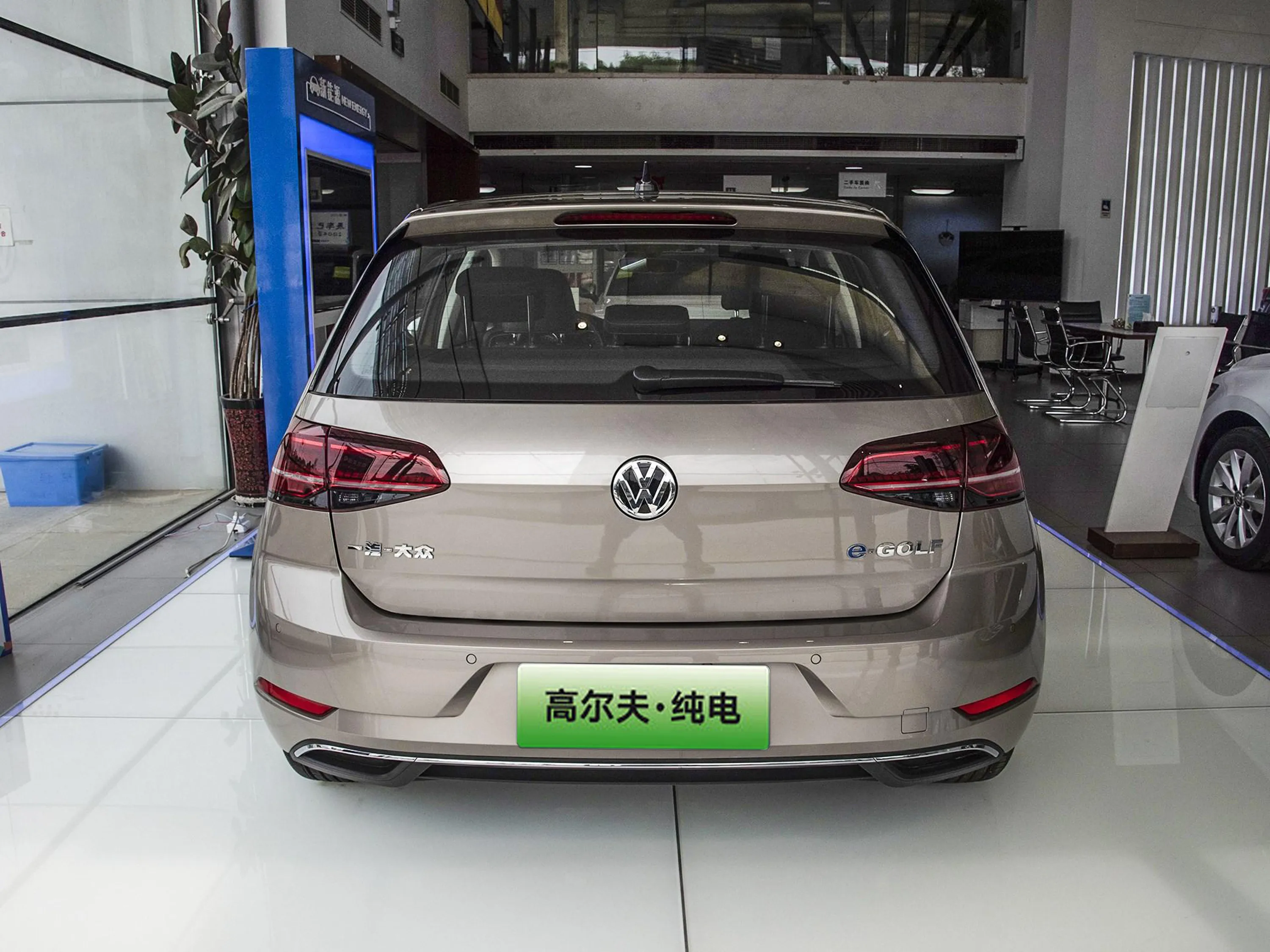  Низкая цена volk-swagen мини Гольф классический седан e-golf хэтчбек Электрический авто автомобиль для дальнего действия 270