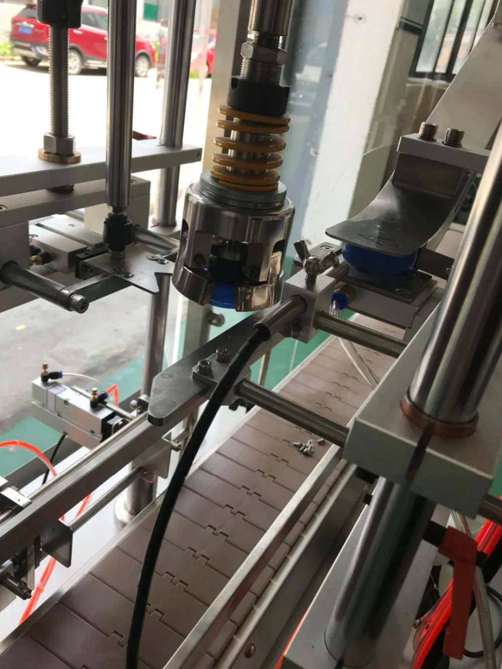 METICA  auto multifunction bottle locking and capping machine for plastic and metal cap