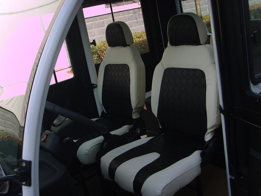 
China Factory New 3kw 4seats Max Speed 30km/h Electric Mini Car 