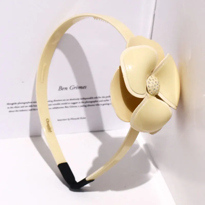 Изготовленный На Заказ ацетат пластиковый камелии, повязка на голову с цветком, для женщин Роскошные ювелирные изделия оптом знаменитый бренд брендовая Дизайнерская обувь повязка на голову изготовленным на заказ логосом повязка на голову