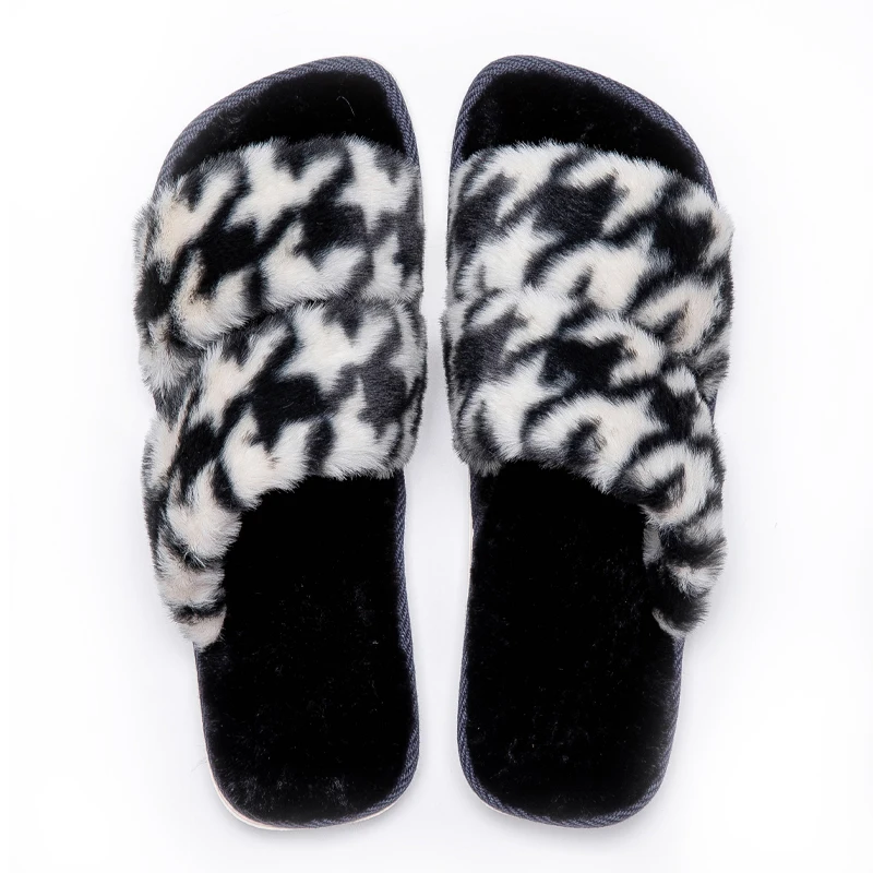 Hot-selling 2021 New Wholesale Fuzzy Slide Women Black Slippers