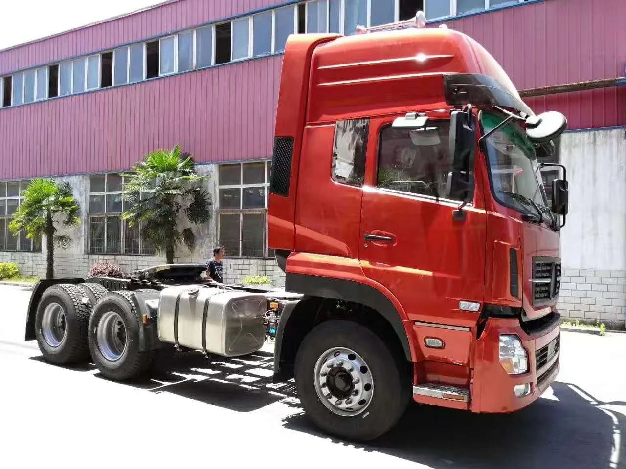 Dongfeng brand 6x4 371HP 375HP 420 hp used transportation tractor truck for sale