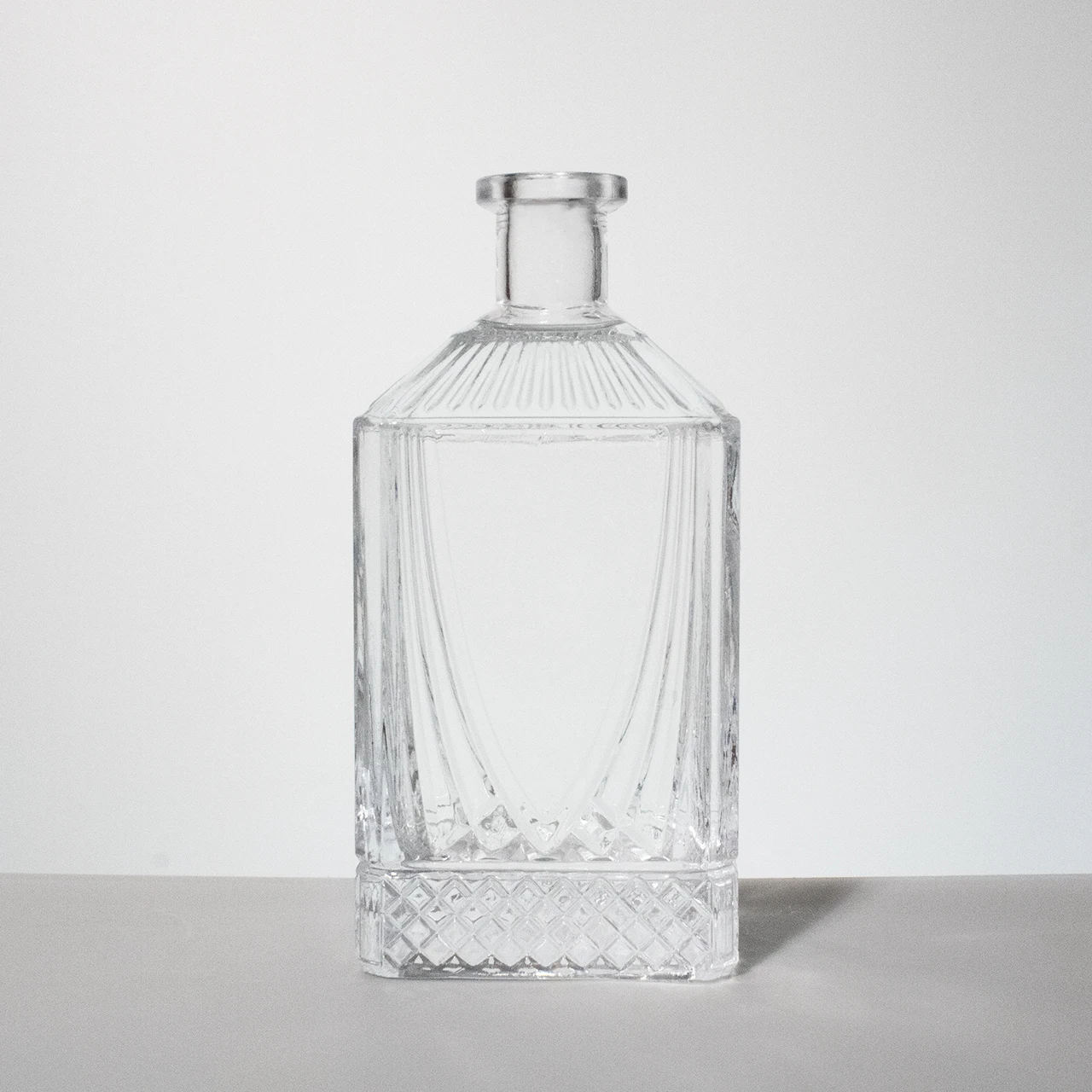 Liquor Bottle 500ml 700ml 750ml 1000ml Nordic Gin Whisky Vodka Spirit Glass Bottle for Liquor