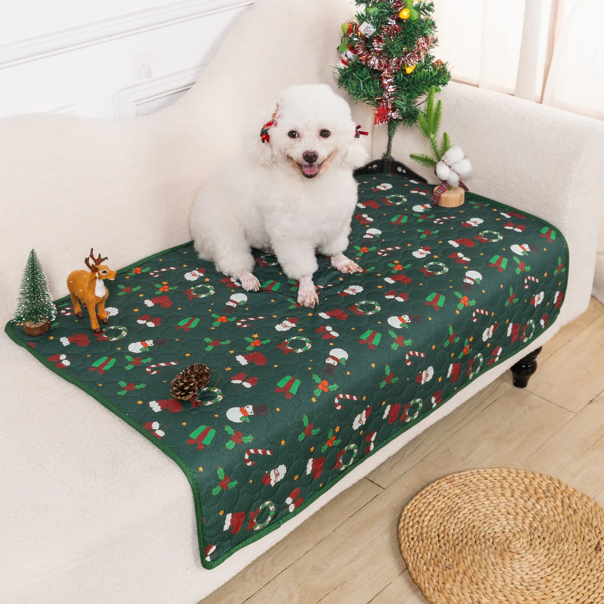 Pet Christmas pee pads are washable, non slip, absorbent, and easy to dry. They are reusable and used for sofas and mattresses