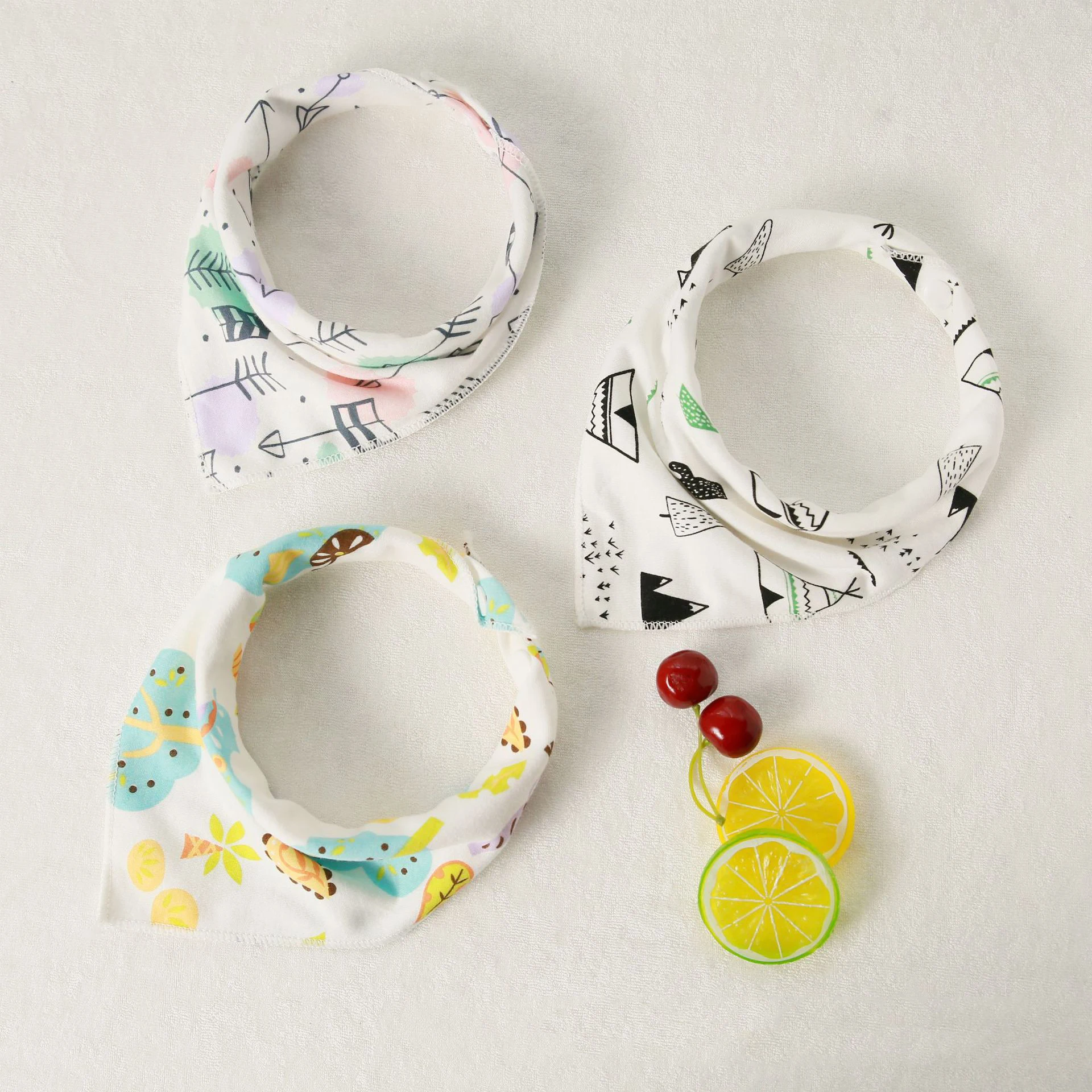 Professional Design Ins Cotton Baby Products Baby Cartoon Bib Baby Saliva Towel