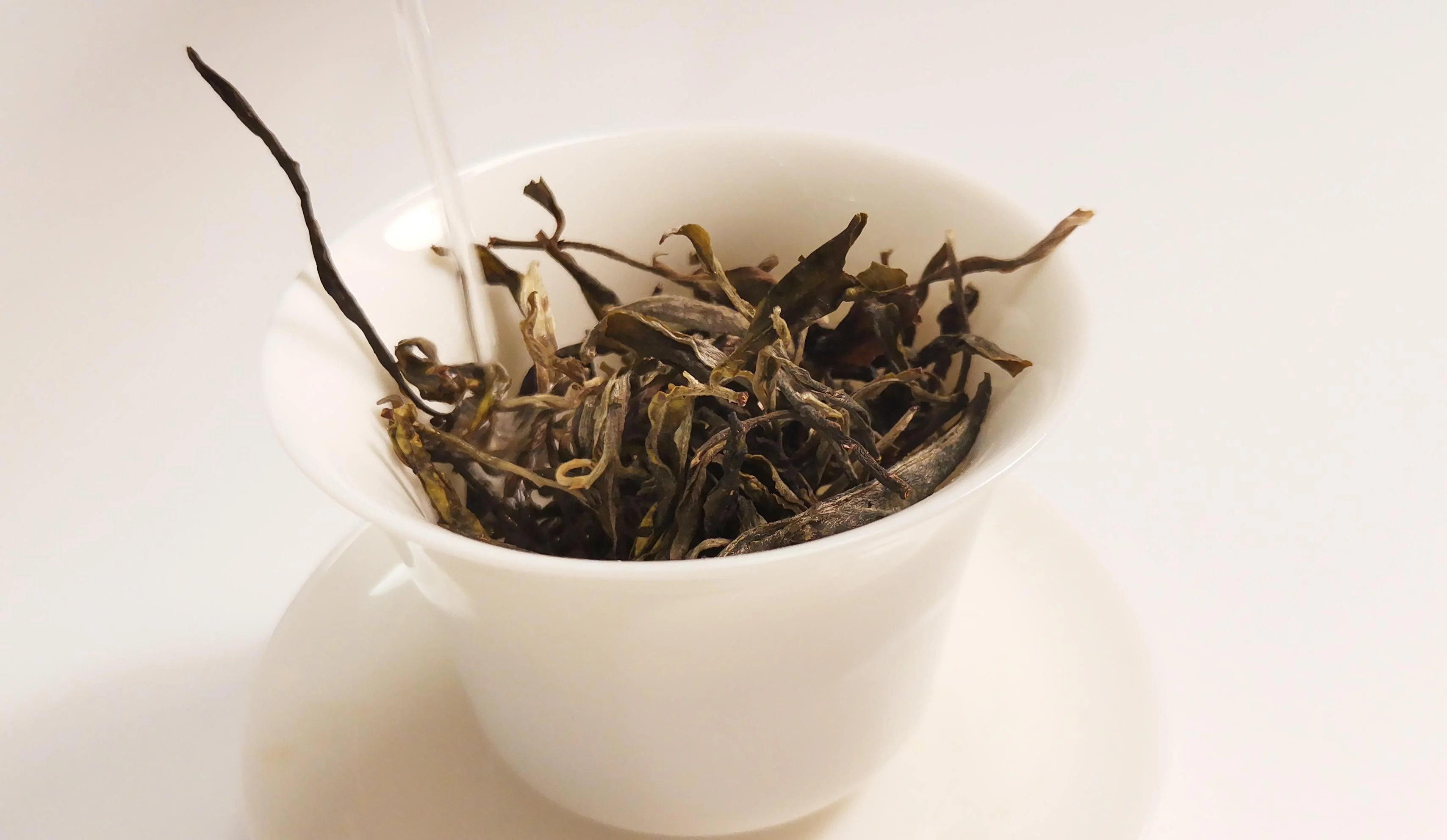 KAIYANGE Wholesale Bulk RAW PUER TEA Chinese YUNNAN Alpine Organic Ancient Tree DARK TEA BLUE TEA