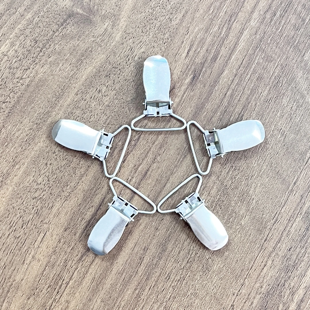 In stock metal clip suspenders end pacifier clips fastener for pet strap garments