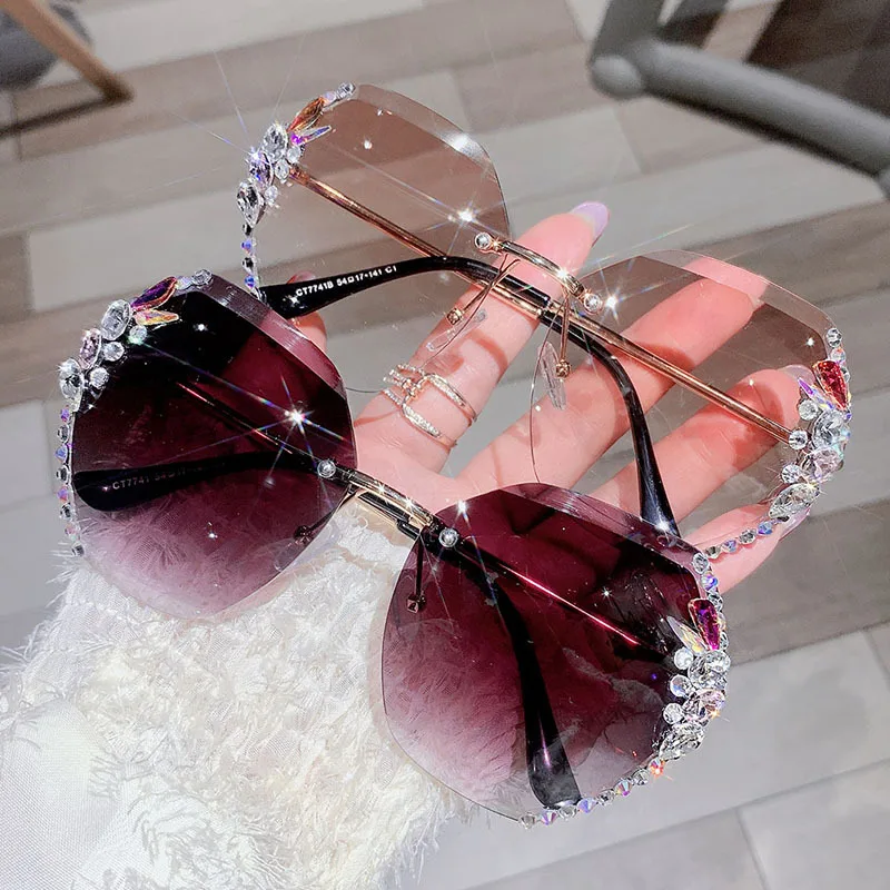 New 2022 Designed Resin Beautiful Girl Edge Women Diamond Crystal Rhinestone Sunglasses