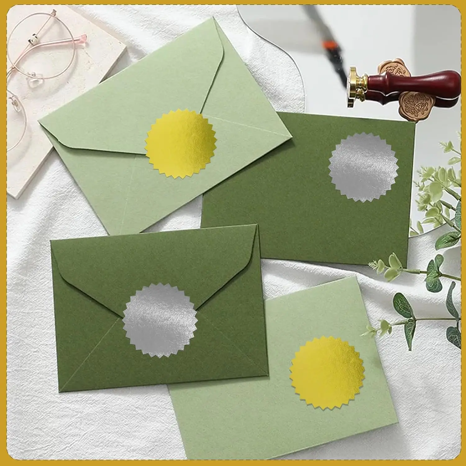 Gold Metallic Serrated Edge Sealing Stickers for Sealing Awards Embossing Certificates and Envelopes