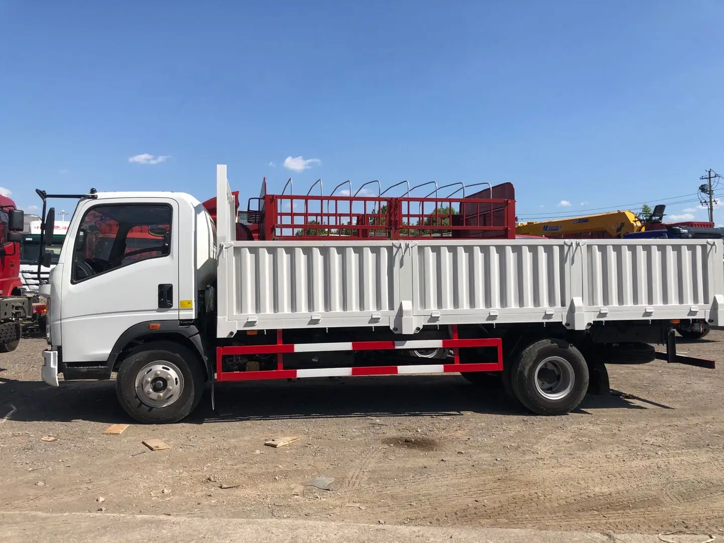 Легкий Грузовой автомобиль SINOTRUK HOWO 6 wheeler 10