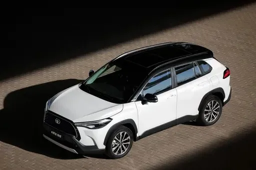 Цена на акции автомобилей toyota corolla 2023 hibride 2.0L Pioneer компактный внедорожник бензиновый автомобиль Гибридный кросс 2024