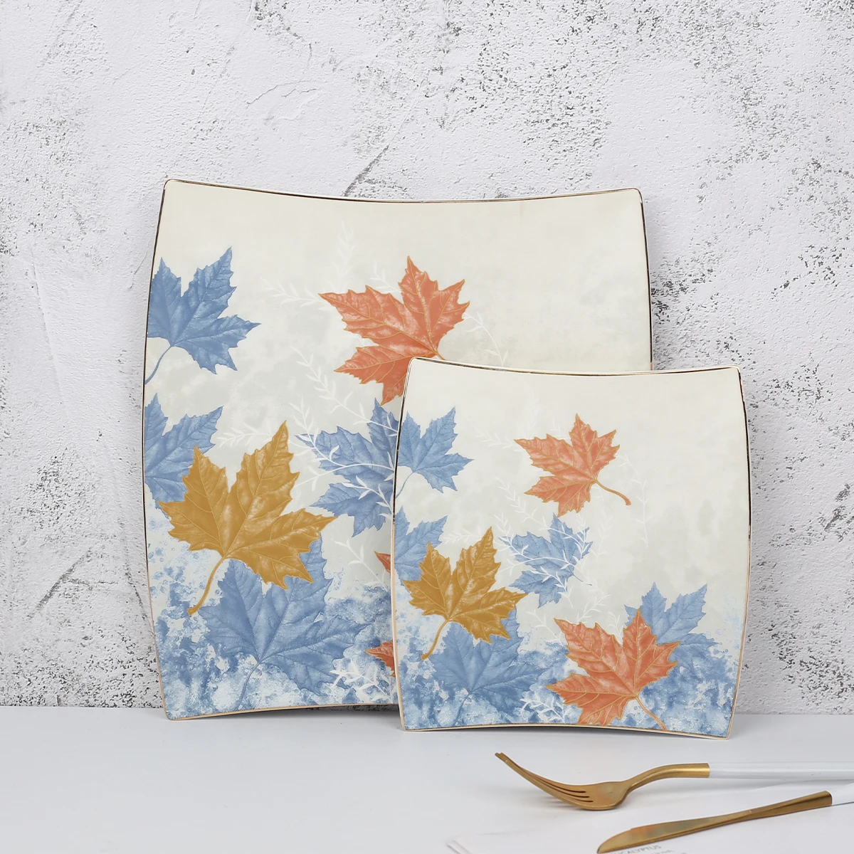 Western Style Porcelain Gold Rim Charger Plate Set Leaf Pattern Restaurant Dish Ceramic Plate