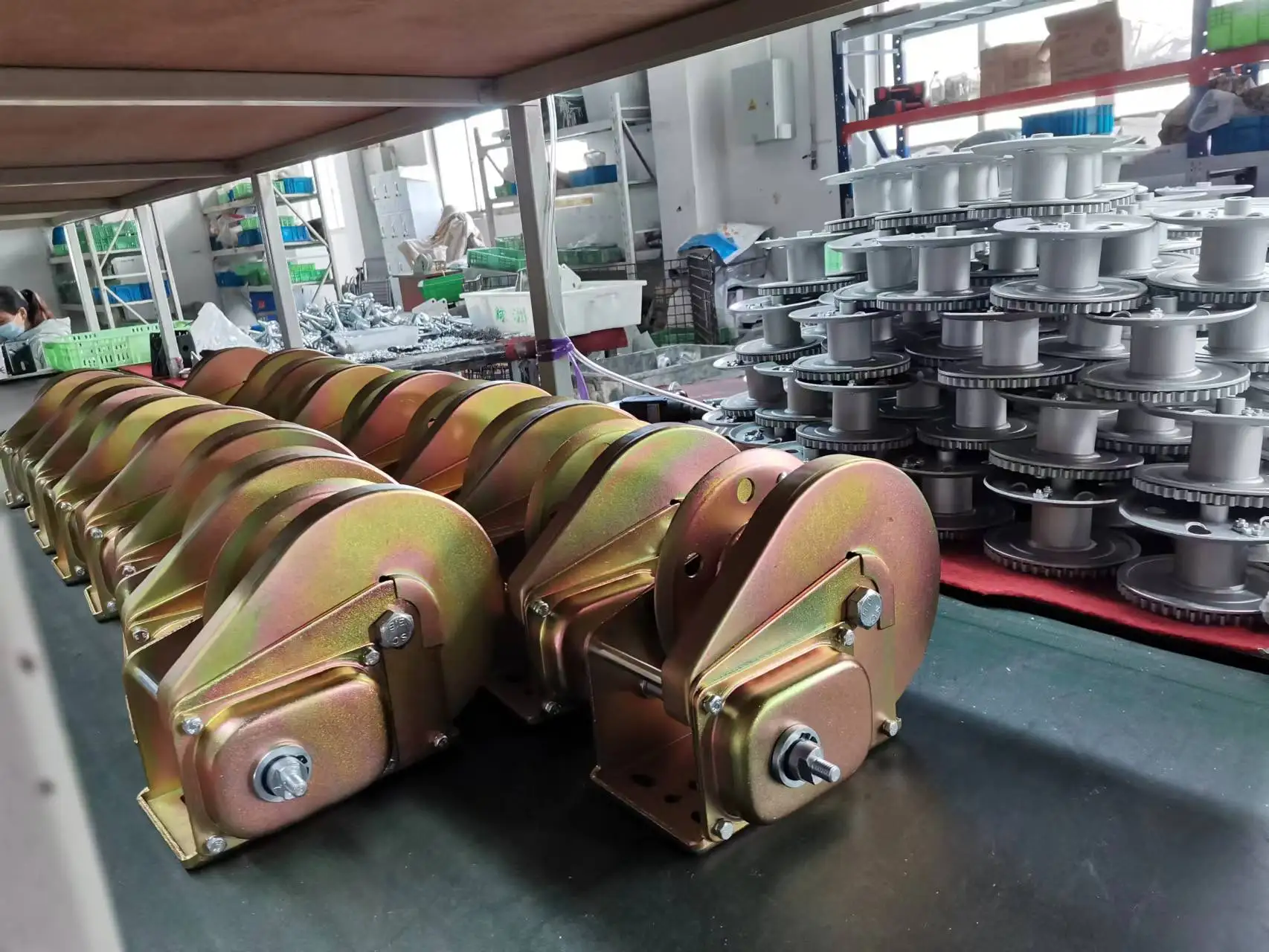 Top Quality 2600 Portable Hand Winch With Brake Hand Winch with friction brake self braking boat winch