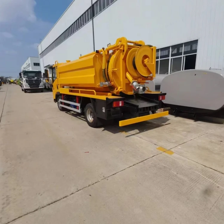 3800 mm Wheelbase Dongfeng 4x2 LHD Manual Sewage Suction Truck With Jetting  Vacuum Pump 100 m High-hressure Pipe Cleaning Drain