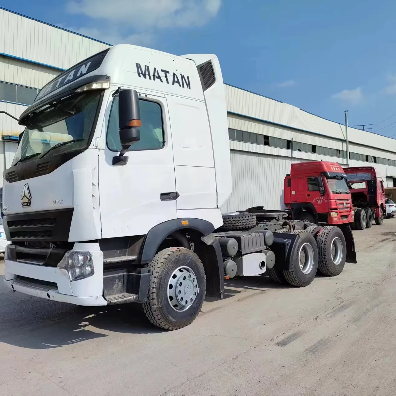 Sinotruk howoA7 tractor truck head truck with good working condition
