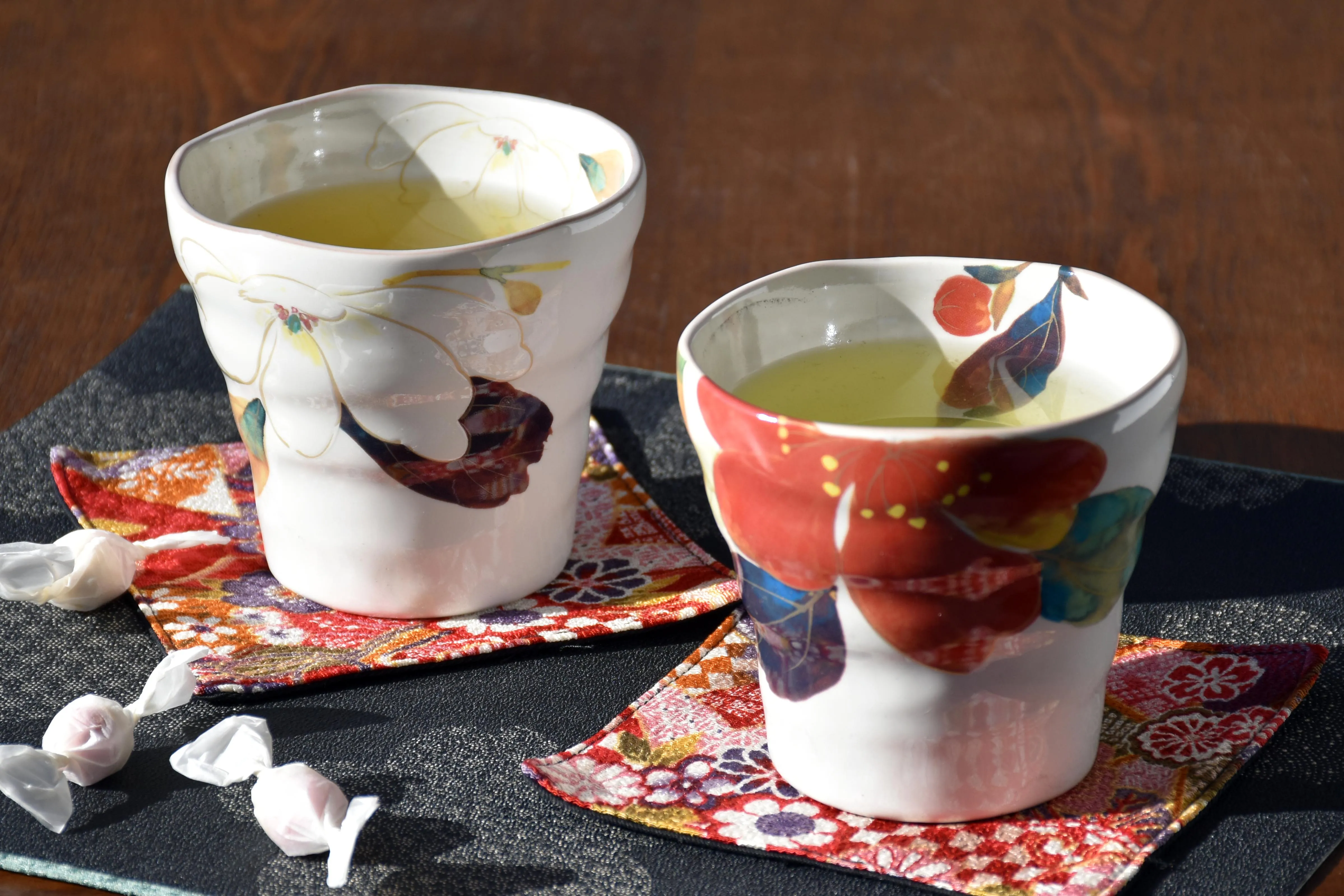 Japanese hot sale stocked colorful floral designs ceramic flower tea cup