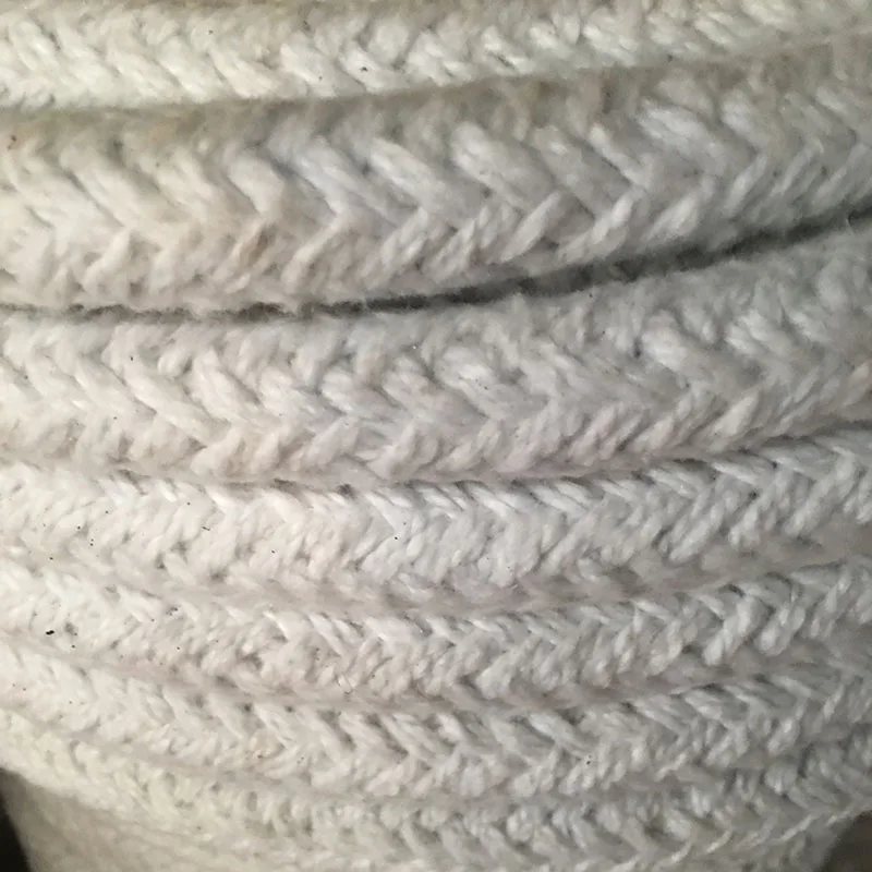 Light refractory ceramic fiber rope with high strength, good toughness and plasticity