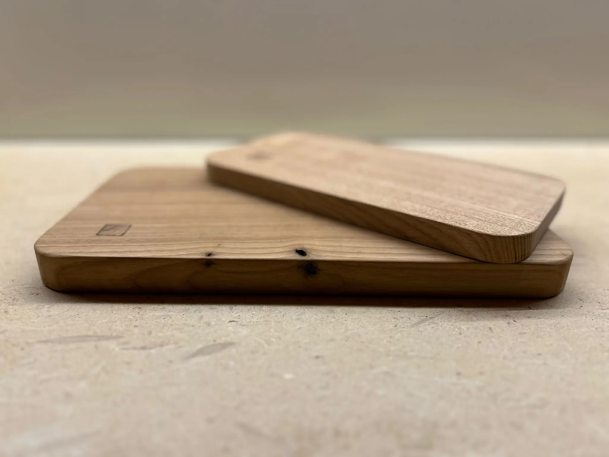 Italian Home Decor Wooden Products Handmade Durable Room Decoration Tray For Export in Heat Trated Italian High Quality Wood