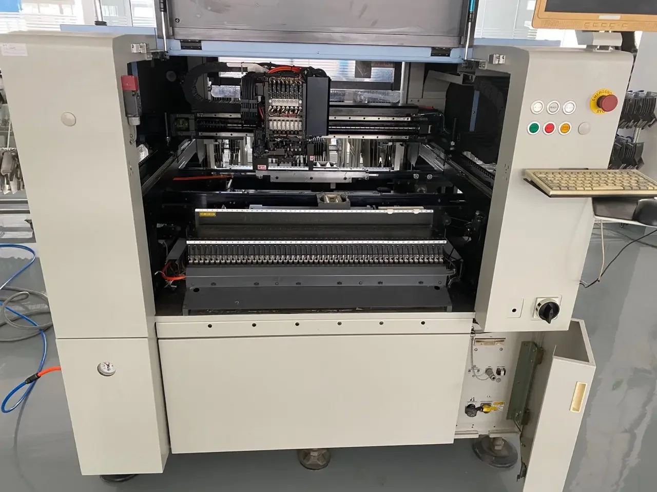 Cost-effective YAMAHA YV100XG Pick and Place Machine for SMT production lines