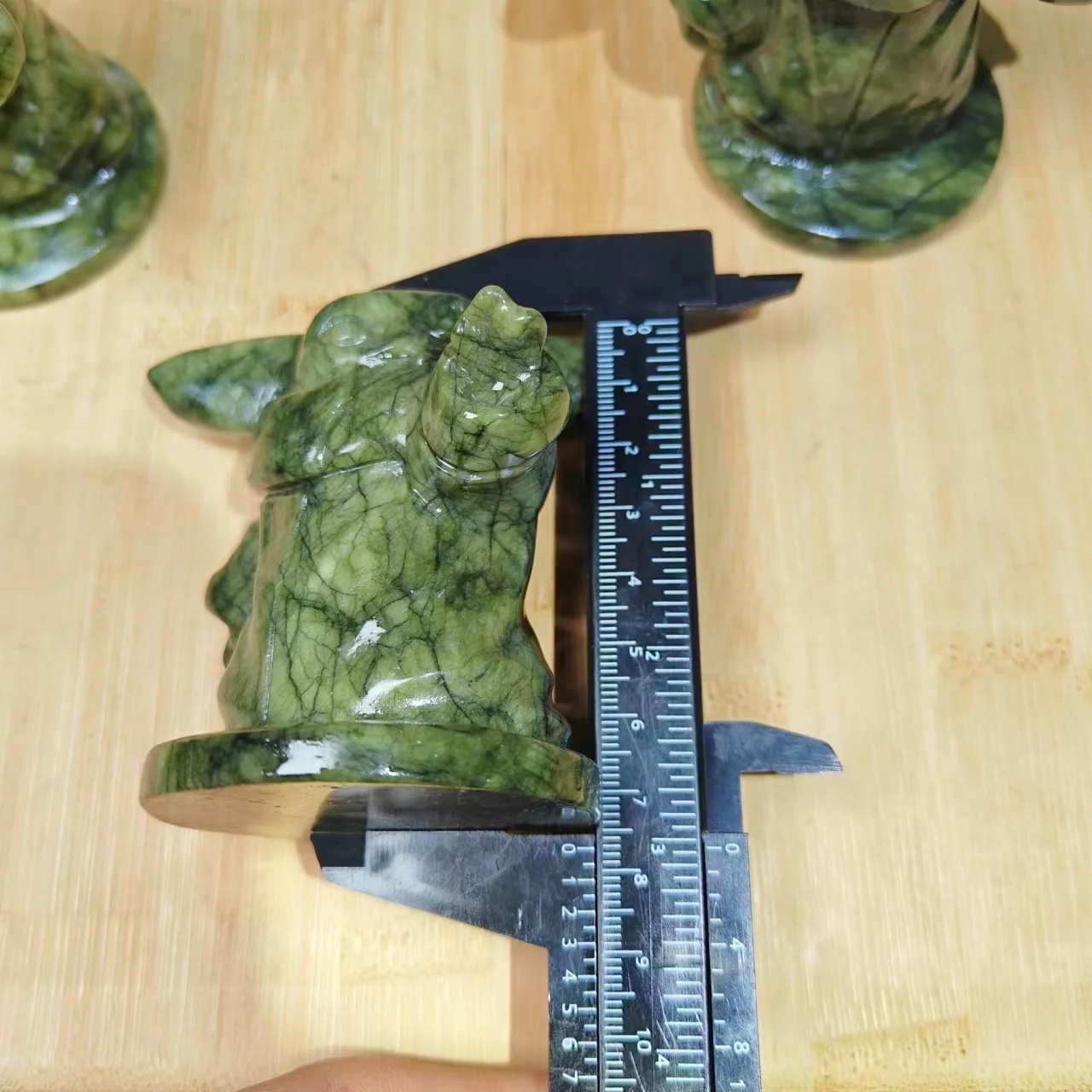High Quality Wholesale Hand Carved Natural Crystal Xiuyu Jade Carving For Home Decoration